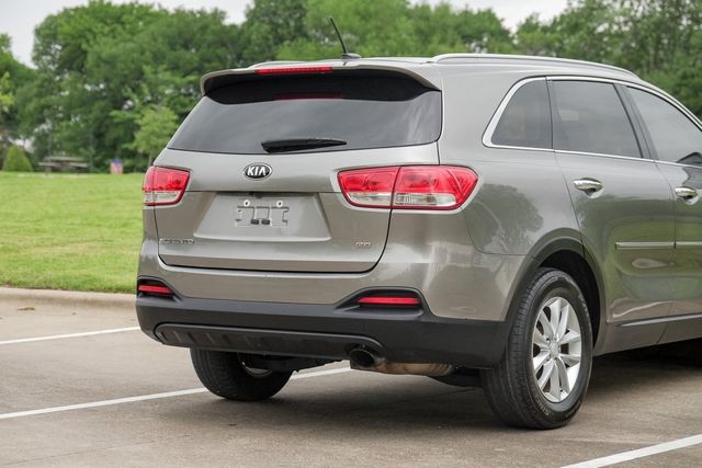 2017 Kia Sorento LX BT Backup Cam Rear Air USB XM Alloy Wheels Aux 2017 Kia Sorento LX BT Backup Cam Rear Air USB XM Alloy Wheels Aux