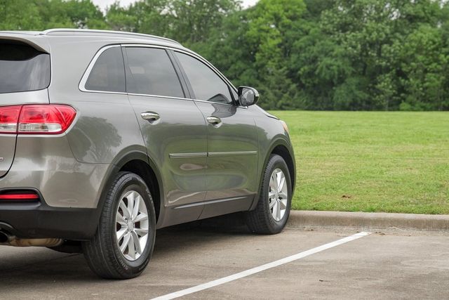 2017 Kia Sorento LX BT Backup Cam Rear Air USB XM Alloy Wheels Aux 2017 Kia Sorento LX BT Backup Cam Rear Air USB XM Alloy Wheels Aux