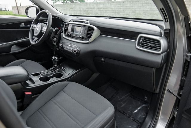 2017 Kia Sorento LX BT Backup Cam Rear Air USB XM Alloy Wheels Aux 2017 Kia Sorento LX BT Backup Cam Rear Air USB XM Alloy Wheels Aux