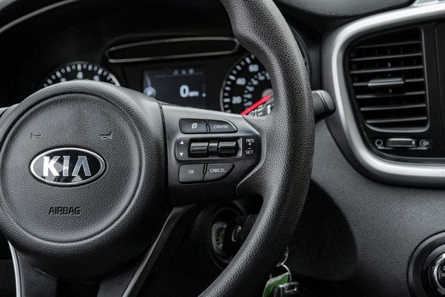 2017 Kia Sorento LX BT Backup Cam Rear Air USB XM Alloy Wheels Aux 2017 Kia Sorento LX BT Backup Cam Rear Air USB XM Alloy Wheels Aux