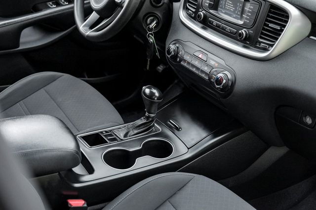 2017 Kia Sorento LX BT Backup Cam Rear Air USB XM Alloy Wheels Aux 2017 Kia Sorento LX BT Backup Cam Rear Air USB XM Alloy Wheels Aux