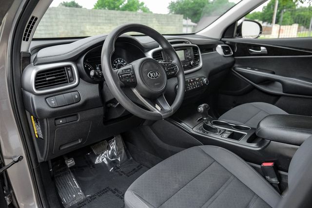 2017 Kia Sorento LX BT Backup Cam Rear Air USB XM Alloy Wheels Aux 2017 Kia Sorento LX BT Backup Cam Rear Air USB XM Alloy Wheels Aux