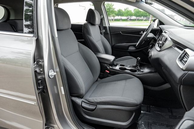 2017 Kia Sorento LX BT Backup Cam Rear Air USB XM Alloy Wheels Aux 2017 Kia Sorento LX BT Backup Cam Rear Air USB XM Alloy Wheels Aux