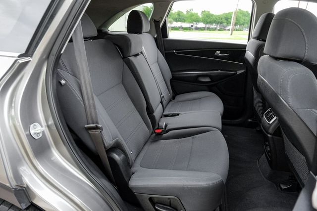 2017 Kia Sorento LX BT Backup Cam Rear Air USB XM Alloy Wheels Aux 2017 Kia Sorento LX BT Backup Cam Rear Air USB XM Alloy Wheels Aux