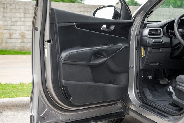 2017 Kia Sorento LX BT Backup Cam Rear Air USB XM Alloy Wheels Aux 2017 Kia Sorento LX BT Backup Cam Rear Air USB XM Alloy Wheels Aux