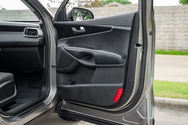 2017 Kia Sorento LX BT Backup Cam Rear Air USB XM Alloy Wheels Aux 2017 Kia Sorento LX BT Backup Cam Rear Air USB XM Alloy Wheels Aux