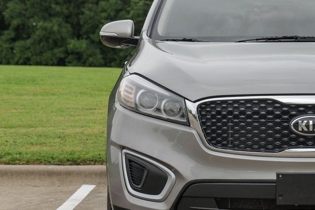 2017 Kia Sorento LX BT Backup Cam Rear Air USB XM Alloy Wheels Aux 2017 Kia Sorento LX BT Backup Cam Rear Air USB XM Alloy Wheels Aux