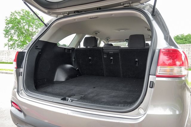 2017 Kia Sorento LX BT Backup Cam Rear Air USB XM Alloy Wheels Aux 2017 Kia Sorento LX BT Backup Cam Rear Air USB XM Alloy Wheels Aux