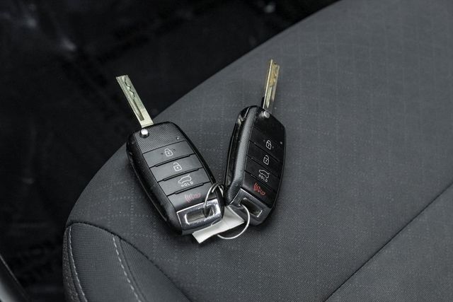 2017 Kia Sorento LX BT Backup Cam Rear Air USB XM Alloy Wheels Aux 2017 Kia Sorento LX BT Backup Cam Rear Air USB XM Alloy Wheels Aux