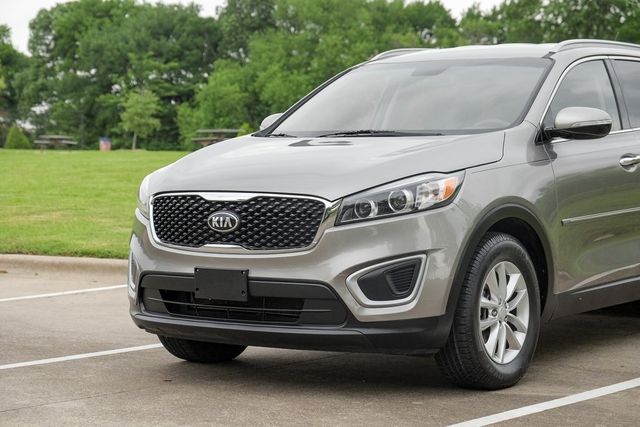 2017 Kia Sorento LX BT Backup Cam Rear Air USB XM Alloy Wheels Aux 2017 Kia Sorento LX BT Backup Cam Rear Air USB XM Alloy Wheels Aux