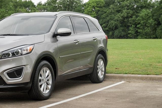 2017 Kia Sorento LX BT Backup Cam Rear Air USB XM Alloy Wheels Aux 2017 Kia Sorento LX BT Backup Cam Rear Air USB XM Alloy Wheels Aux