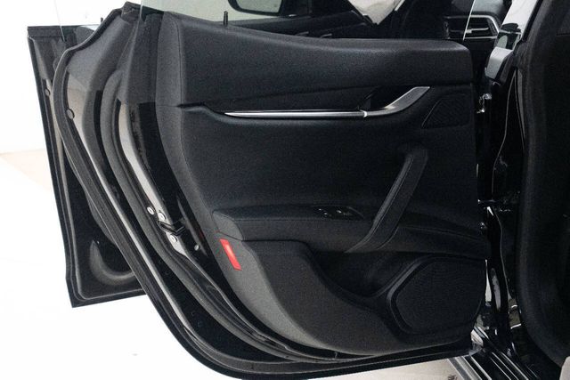 2017 Maserati Ghibli Base | Houston, TX | Houston Auto Credit 2017 Maserati Ghibli Base | Houston, TX | Houston Auto Credit