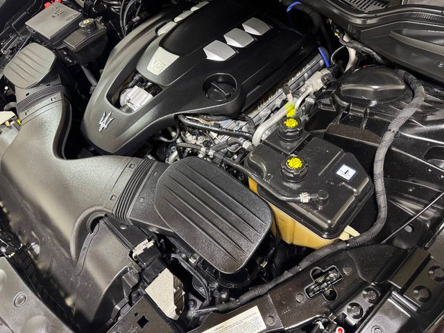 2017 Maserati Ghibli Base | Houston, TX | Houston Auto Credit 2017 Maserati Ghibli Base | Houston, TX | Houston Auto Credit