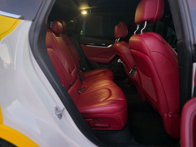 2017 Maserati Levante Base 2017 Maserati Levante Base