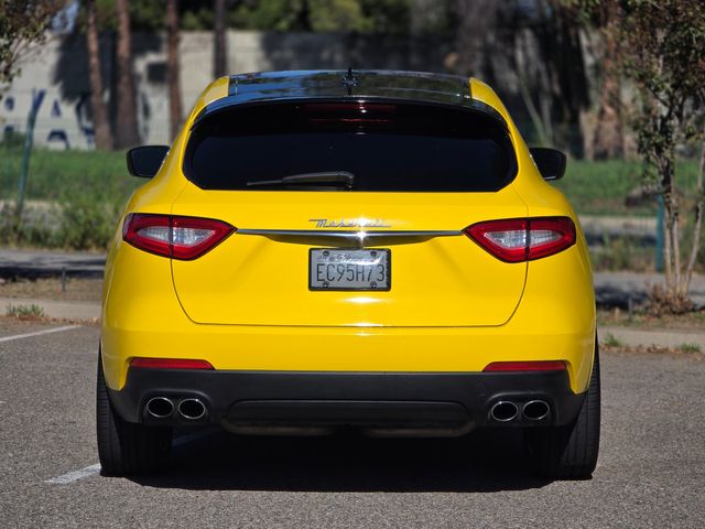 2017 Maserati Levante Base 2017 Maserati Levante Base