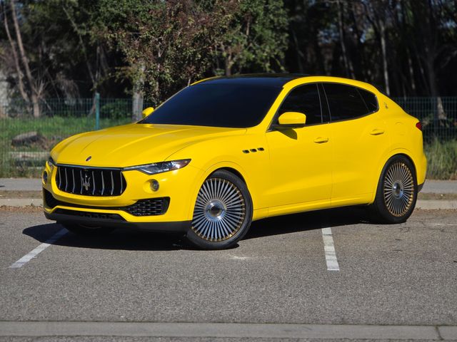 2017 Maserati Levante Base 2017 Maserati Levante Base