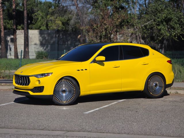 2017 Maserati Levante Base 2017 Maserati Levante Base