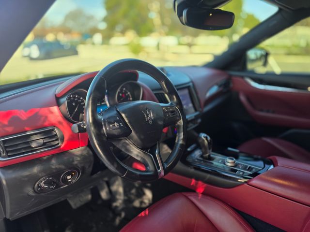 2017 Maserati Levante Base 2017 Maserati Levante Base