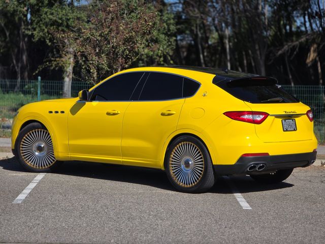 2017 Maserati Levante Base 2017 Maserati Levante Base