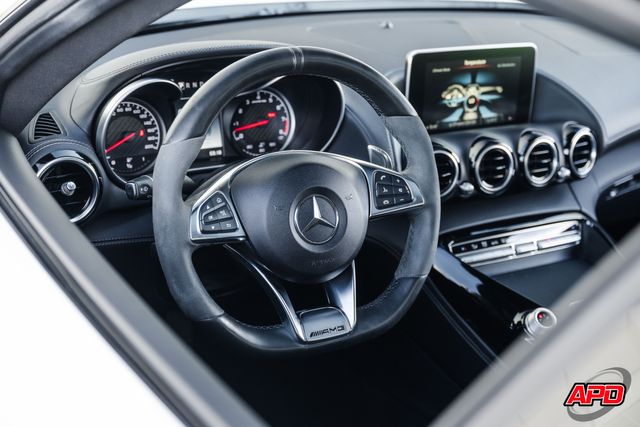 2017 Mercedes-Benz AMG GT 2017 Mercedes-Benz AMG GT