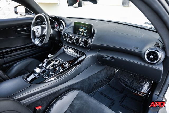 2017 Mercedes-Benz AMG GT 2017 Mercedes-Benz AMG GT