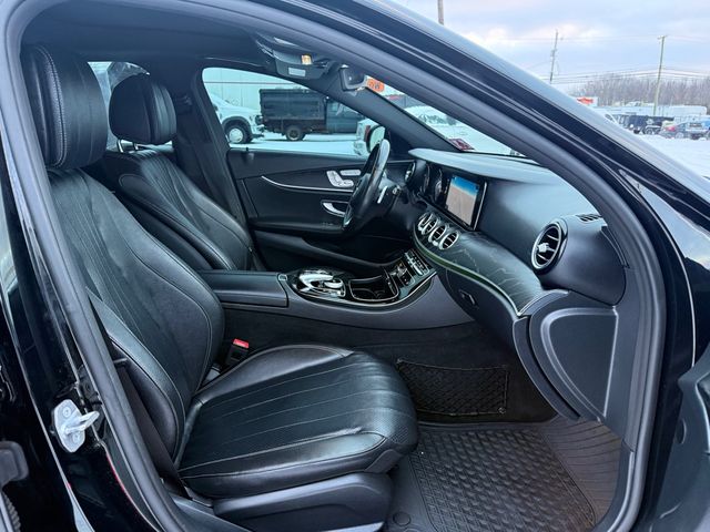 2017 Mercedes-Benz E-CLASS E300 4MATIC AWD Nav Sunroof | Canton, Ohio | Ohio Auto Warehouse LLC 2017 Mercedes-Benz E-CLASS E300 4MATIC AWD Nav Sunroof | Canton, Ohio | Ohio Auto Warehouse LLC