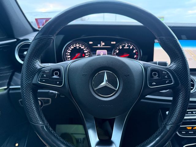 2017 Mercedes-Benz E-CLASS E300 4MATIC AWD Nav Sunroof | Canton, Ohio | Ohio Auto Warehouse LLC 2017 Mercedes-Benz E-CLASS E300 4MATIC AWD Nav Sunroof | Canton, Ohio | Ohio Auto Warehouse LLC
