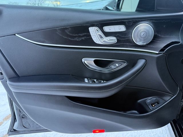 2017 Mercedes-Benz E-CLASS E300 4MATIC AWD Nav Sunroof | Canton, Ohio | Ohio Auto Warehouse LLC 2017 Mercedes-Benz E-CLASS E300 4MATIC AWD Nav Sunroof | Canton, Ohio | Ohio Auto Warehouse LLC