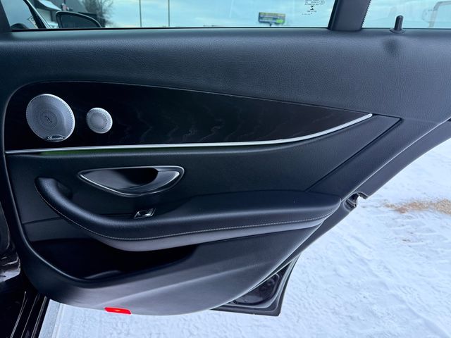 2017 Mercedes-Benz E-CLASS E300 4MATIC AWD Nav Sunroof | Canton, Ohio | Ohio Auto Warehouse LLC 2017 Mercedes-Benz E-CLASS E300 4MATIC AWD Nav Sunroof | Canton, Ohio | Ohio Auto Warehouse LLC