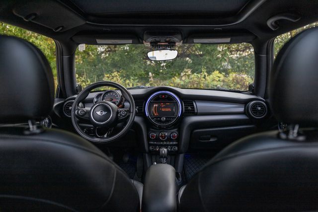 2017 Mini Hardtop 2 Door Cooper w/ 38 MPG, Premium PKG, Heated Seats 2017 Mini Hardtop 2 Door Cooper w/ 38 MPG, Premium PKG, Heated Seats