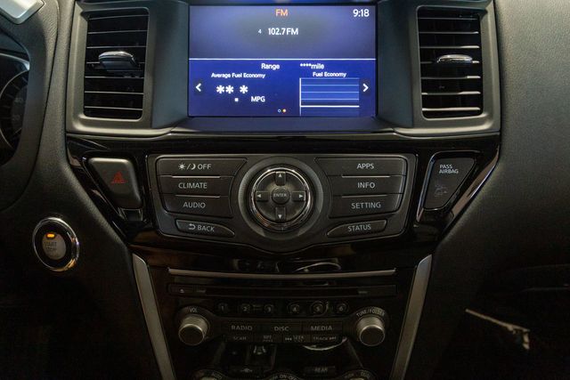 2017 Nissan Pathfinder 3rd row SV