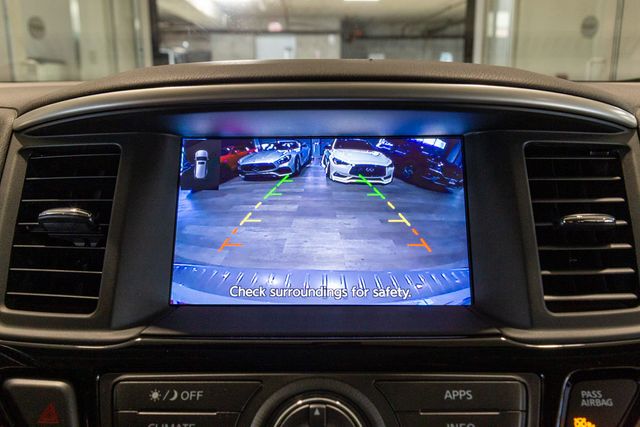 2017 Nissan Pathfinder 3rd row SV