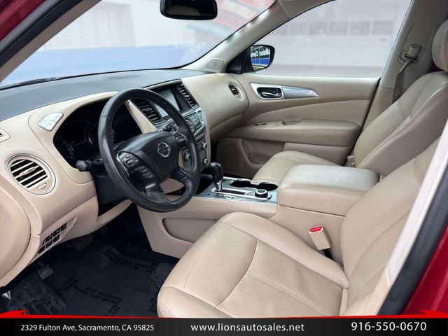 2017 Nissan Pathfinder AWD Platinum