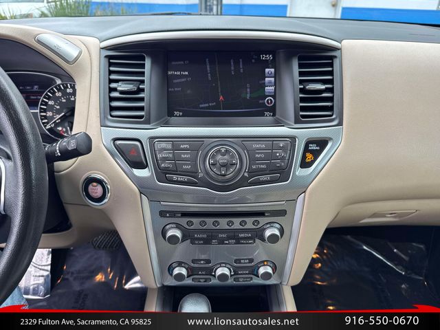 2017 Nissan Pathfinder AWD Platinum