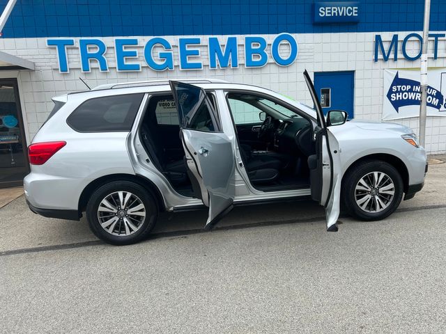 2017 Nissan Pathfinder 4X4 SV