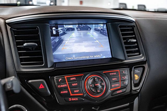 2017 Nissan Pathfinder SV 3rd row