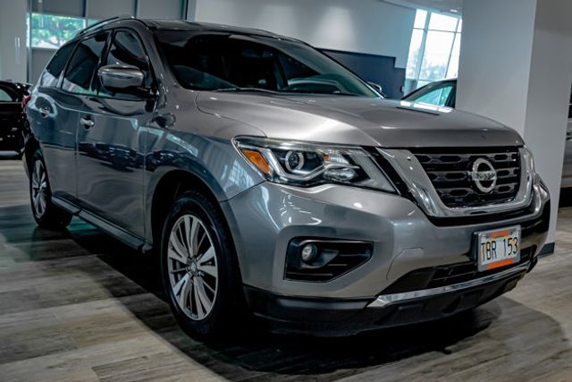 2017 Nissan Pathfinder SV 3rd row