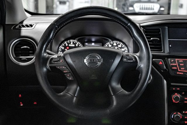 2017 Nissan Pathfinder SV 3rd row