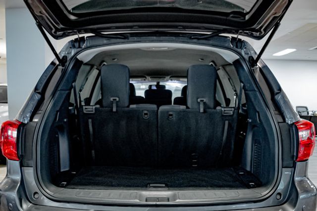 2017 Nissan Pathfinder SV 3rd row