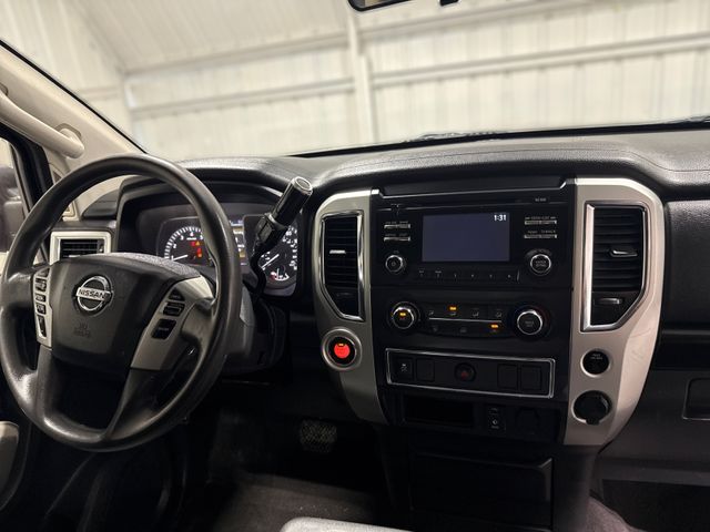 2017 Nissan Titan SV 2017 Nissan Titan SV