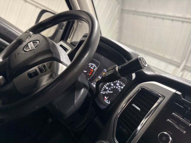 2017 Nissan Titan SV 2017 Nissan Titan SV