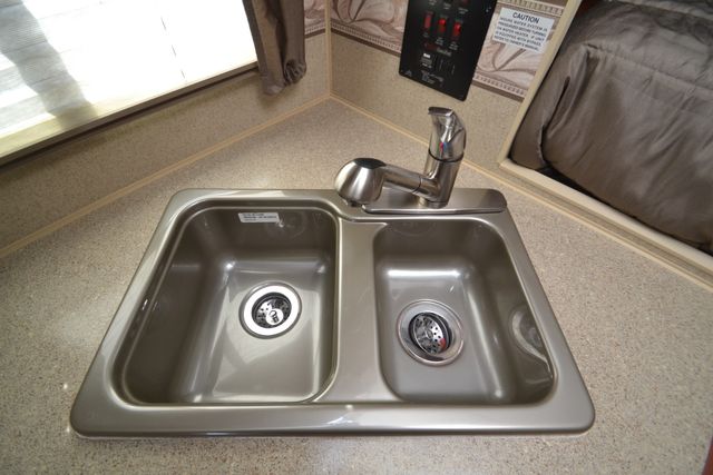 2017 Northwood Arctic Fox 1140