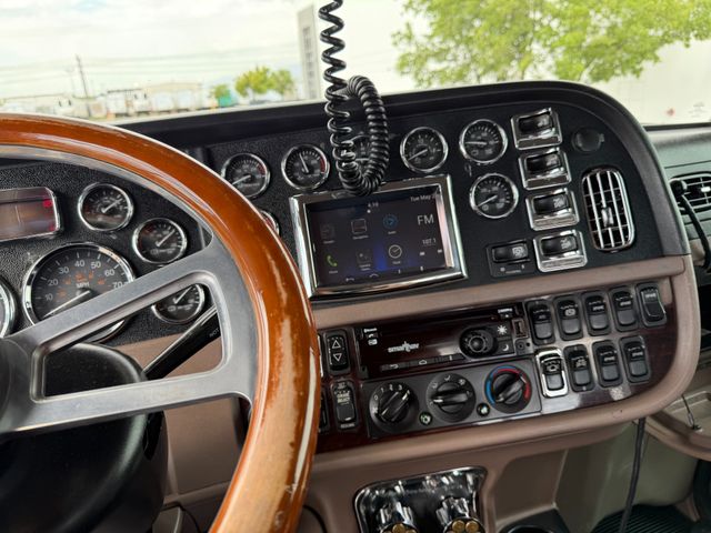 2017 Peterbilt 367 Day Cab