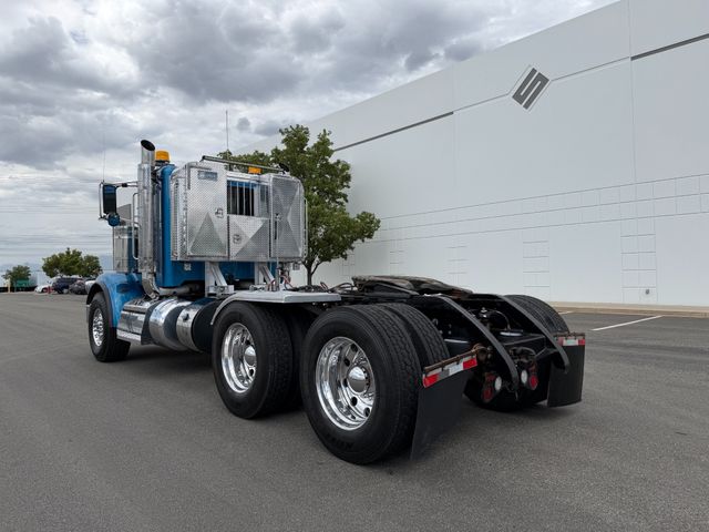 2017 Peterbilt 367 Day Cab