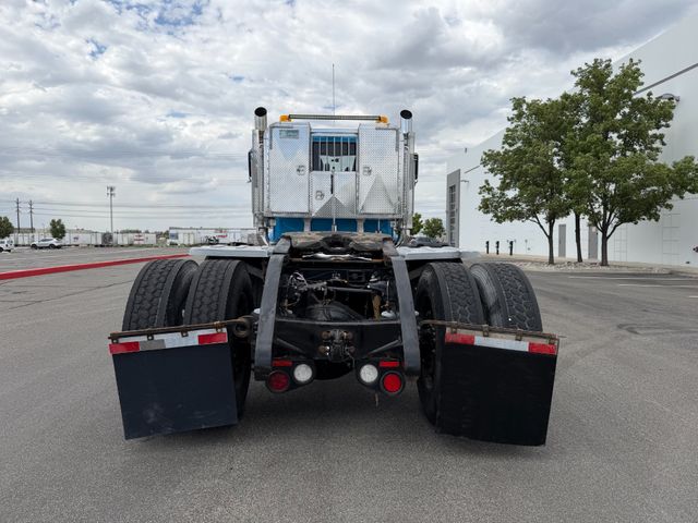 2017 Peterbilt 367 Day Cab