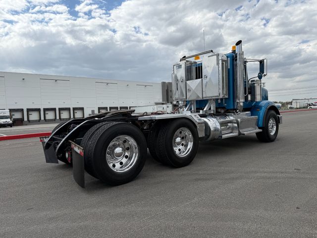 2017 Peterbilt 367 Day Cab
