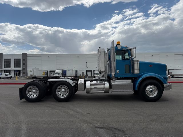 2017 Peterbilt 367 Day Cab