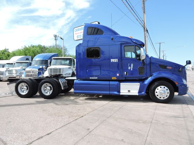 2017 Peterbilt 587 Sleeper
