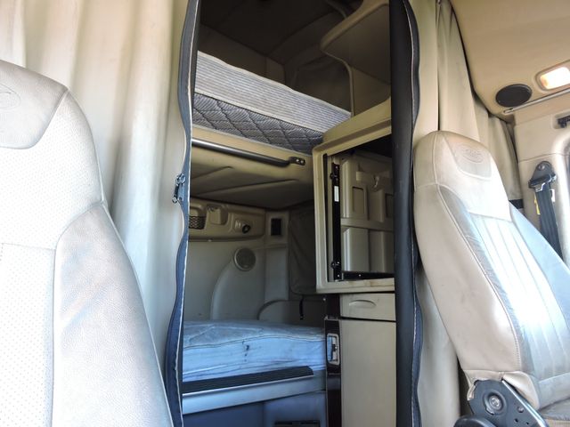 2017 Peterbilt 587 Sleeper