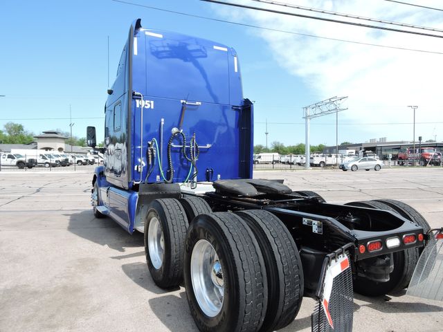 2017 Peterbilt 587 Sleeper